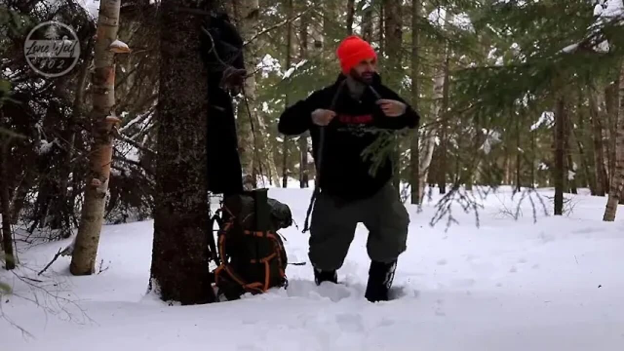 Camp in a hammock in winter 5