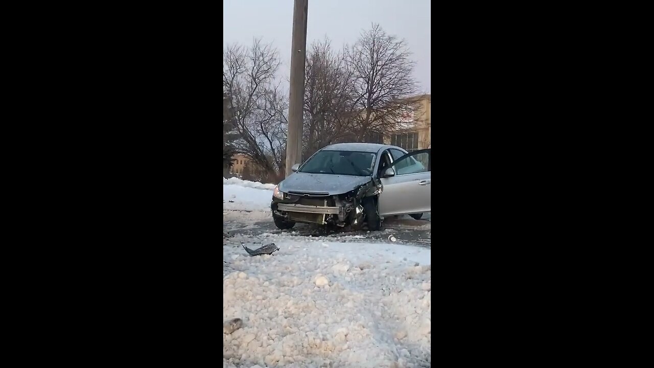 Car Crashes Into Pole In Toronto