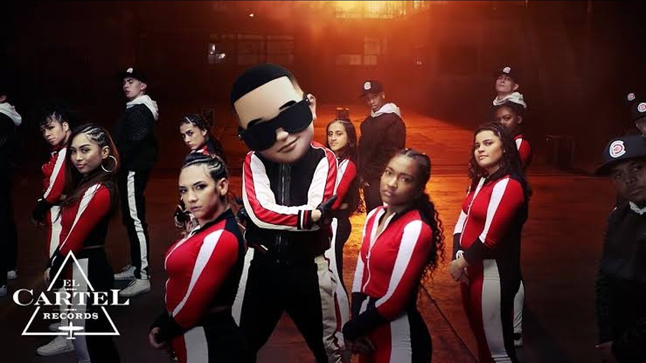 Daddy Yankee & Snow - Con Calma (Official Video)