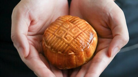 Hong Kong Over The Moon For Mooncakes