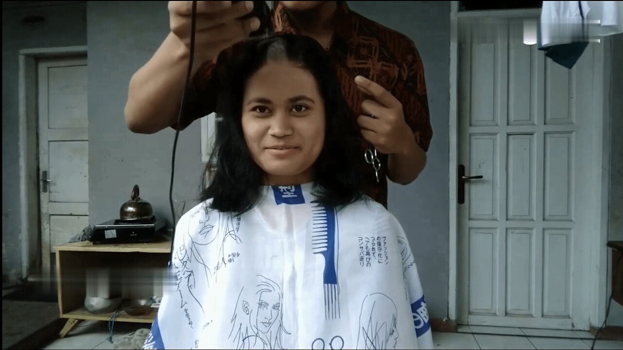 Little Girl shaved her hair