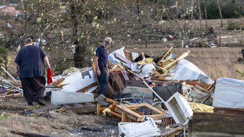 Powerful storms slam Alabama and Georgia, killing at least 7