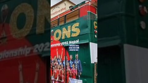 আজ সাফ জয়ী মেয়েদের বরং করা হবে এবং নতুন চমৎকার ছাদখোলা বাসে বাংলাদেশ ফুটবল ভবনে নিয়ে বরং করা হবে