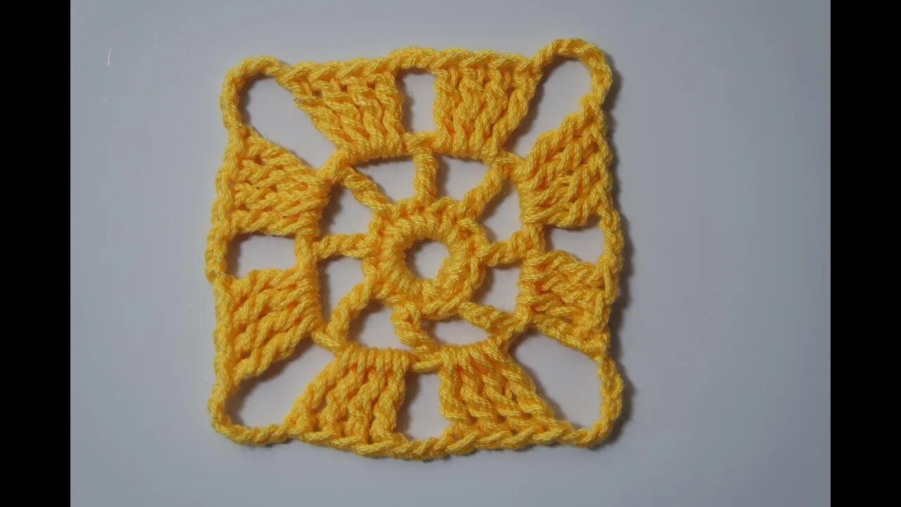 How to crochet simple square free written pattern in description