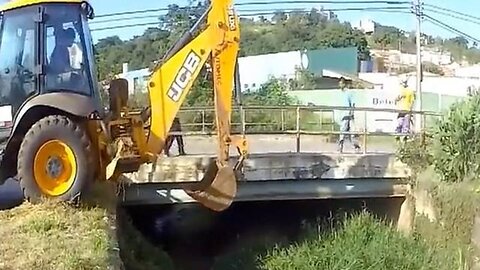 Skillful operator does the seemingly impossible..