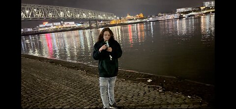 Dry dabs out of the puffco on the Cincinnati riverbank