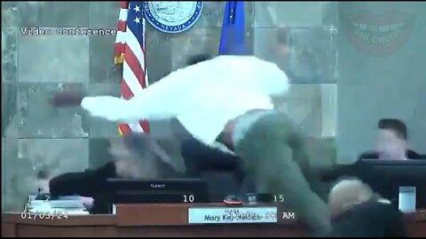 😳 A man attacked a Clark County judge in court today after she denied his probation.