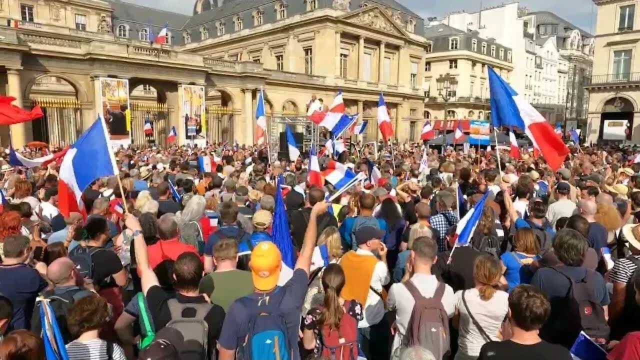 La manifestation qui n’a pas eu lieu selon la chaine LCI - Le 03 Septembre 2022 à Paris - Vidéo 15