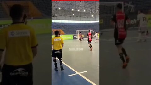 OLHA O QUE ESSE GOLEIRO FEZ😱😱😱#shorts #absurdo