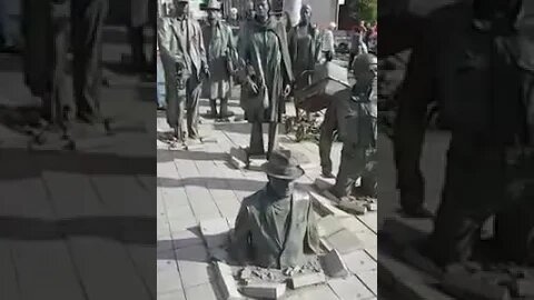 En Polonia odian al comunismo, esta escultura es para no olvidar lo perversa que es