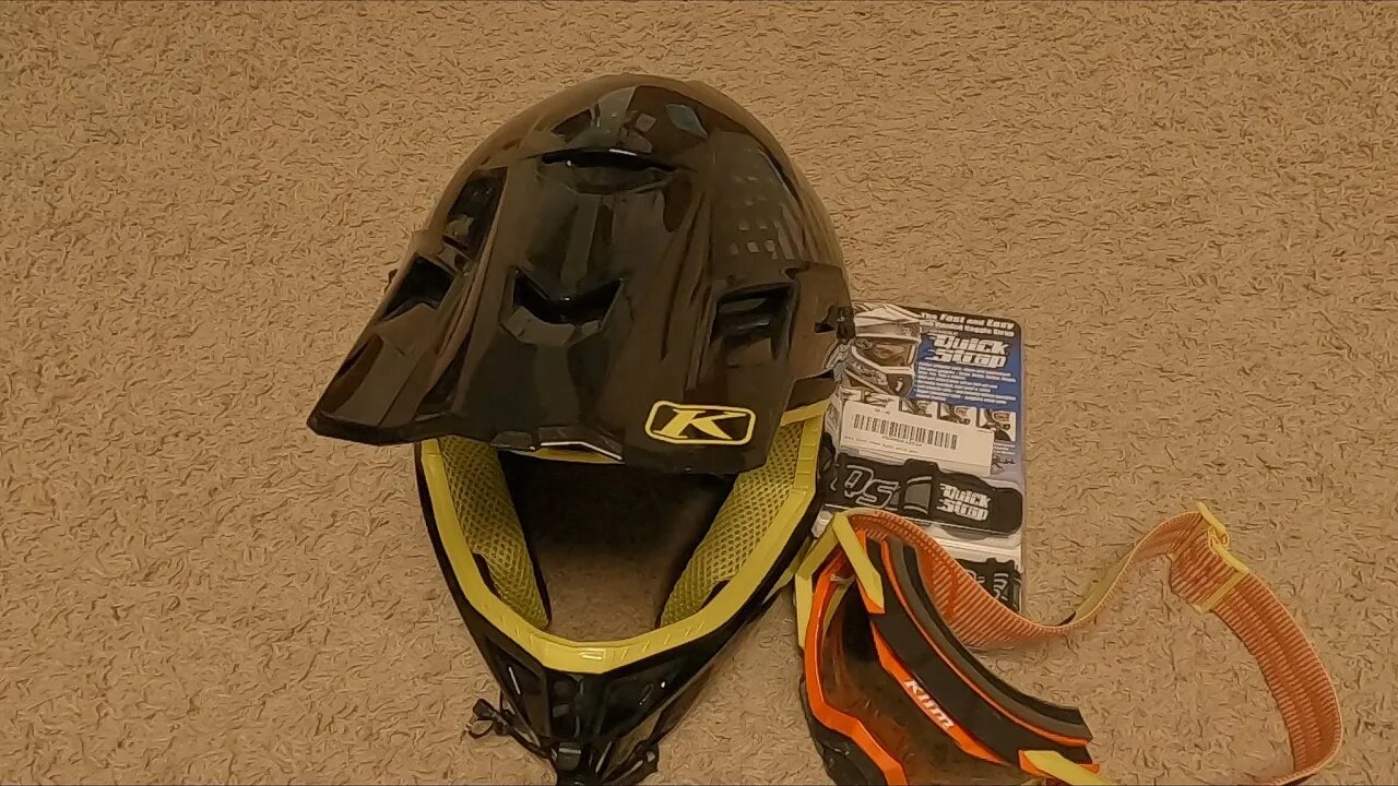 KLIM F3 Carbon Helmet - Quick Straps Installation