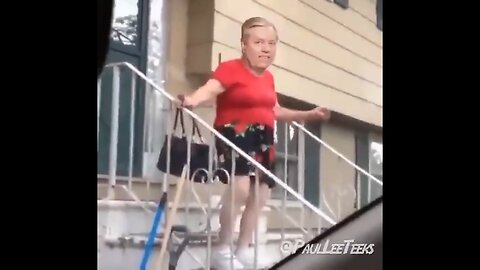Russia Issues A Warrant Against RINO Graham... Meanwhile He's Caught Out & About In SC