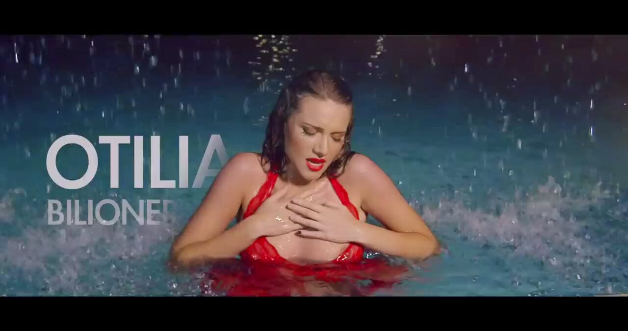 Otilia-Bilionera on fire 🥵