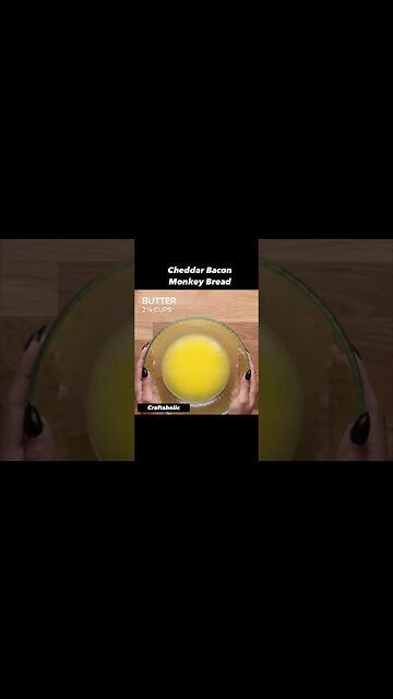 From Craftaholic on Facebook | Bacon Cheddar Monkey Bread #easyrecipe #easysnacks