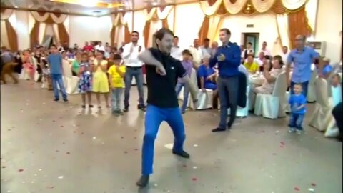 Сумасшедшие танцы Классная лезгинка 2022 Артур Яхьяев