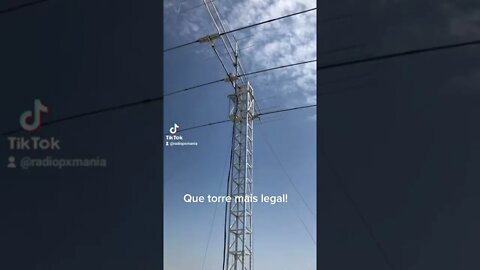 Que torre com antena direcional mais legal