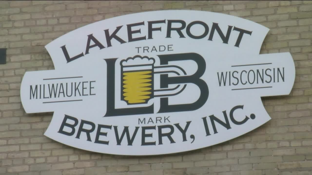 Short lines for Black Friday at Bayshore, but hundreds show up for deal at Lakefront Brewery