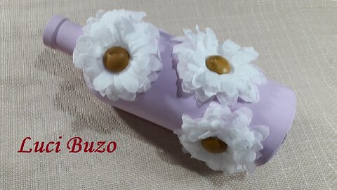 GARRAFA DECORADA COM FLORES DE PAPEL CREPOM @lucibuzo