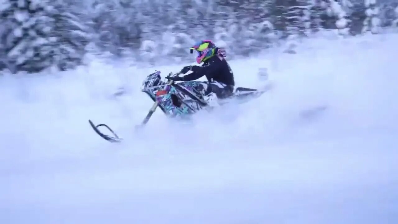 How fast can a snowmobile go on snow? Take you to experience the most thrilling play 01