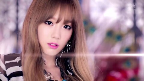 Girls' Generation - Holler'