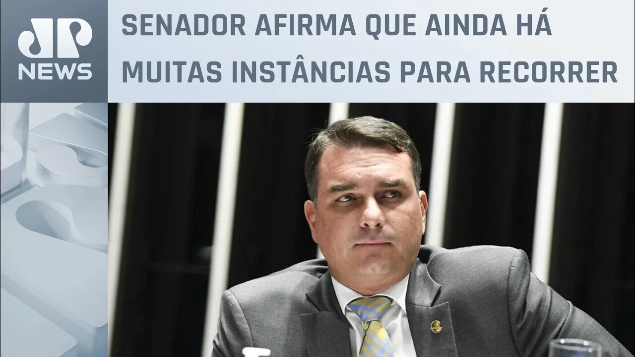 Flávio promete trabalhar ‘até o fim’ para tornar Bolsonaro elegível