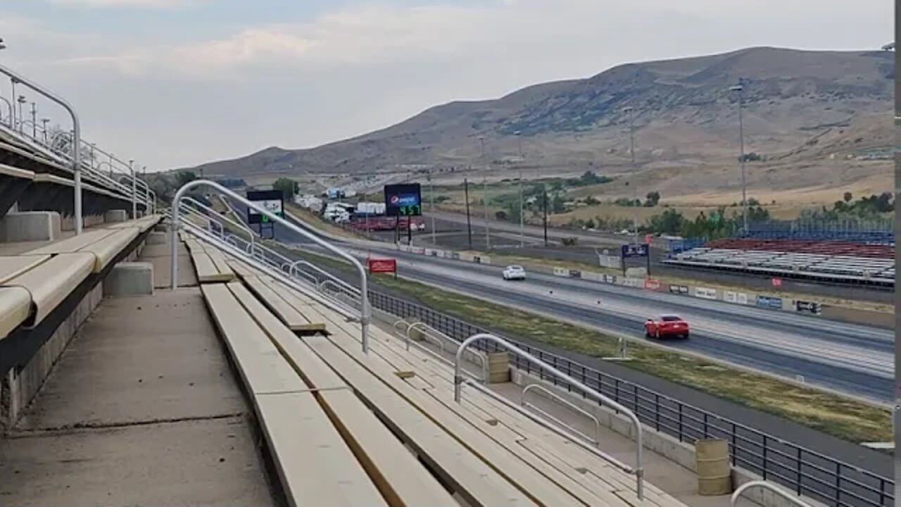 Tesla Model 3 Stealth vs Audi S4 Bandimere