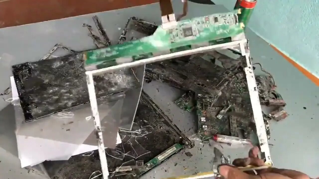 NO:8 Restoration a destroyed 20-year-old LENOVO aptop Rebuild and restore LENOVO aptops
