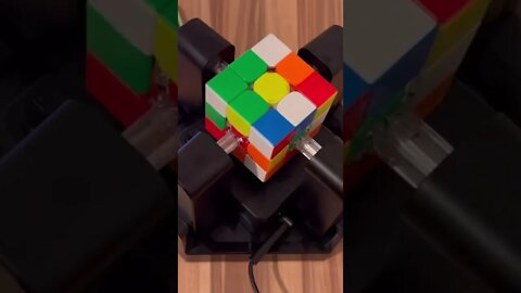 This Robot Solves the Cube in 0.01 Seconds