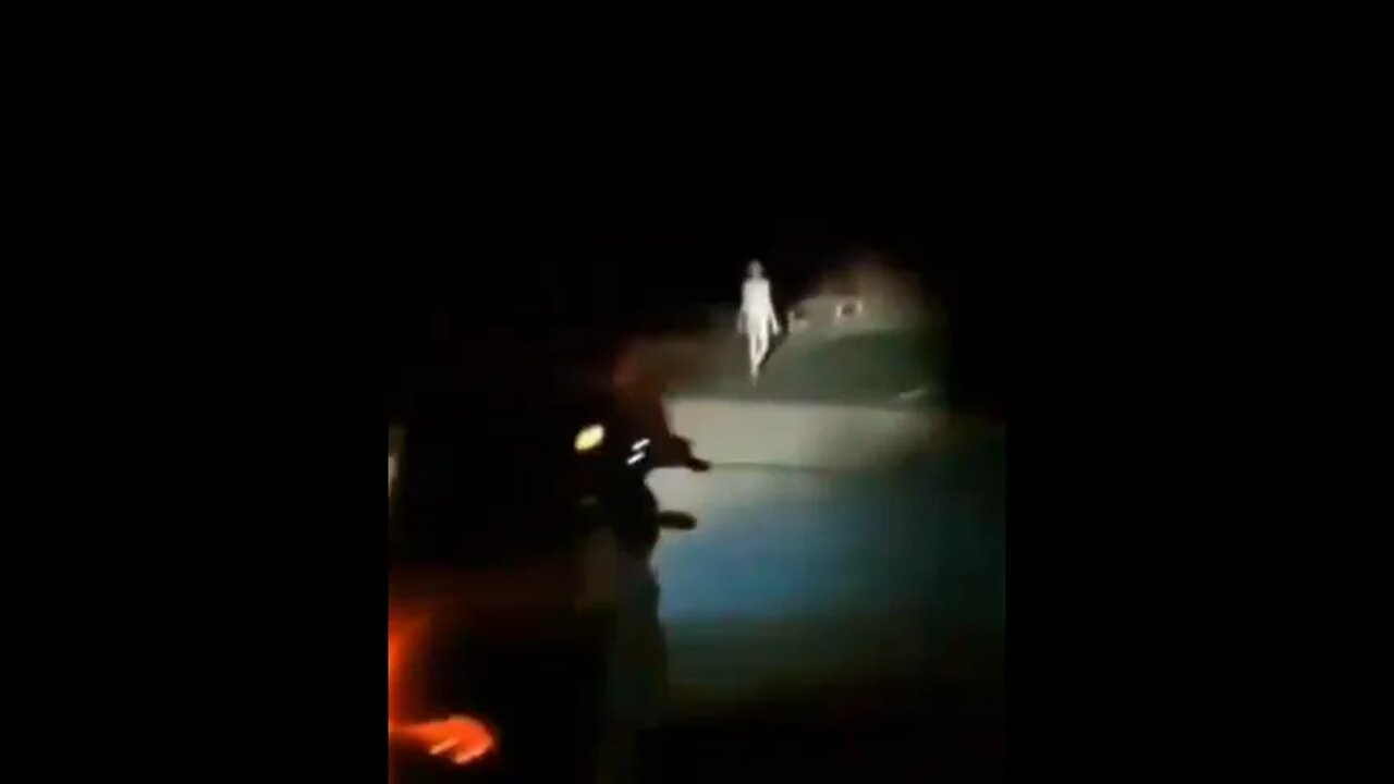 Alien? Weird figure spotted in Jharkhand, India 🇳🇪