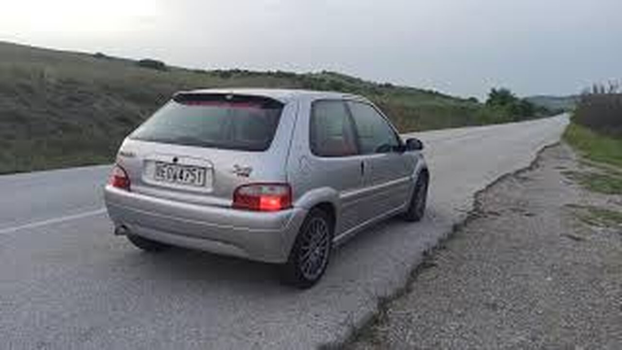 Saxo VTS Exhaust Sound & Fly By