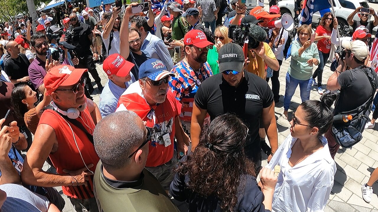 Miami Cubans protest Jorge Ramos