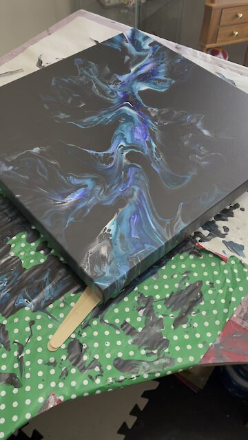 Don’t underestimate the importance of a level surface! #lessons #artiststruggles