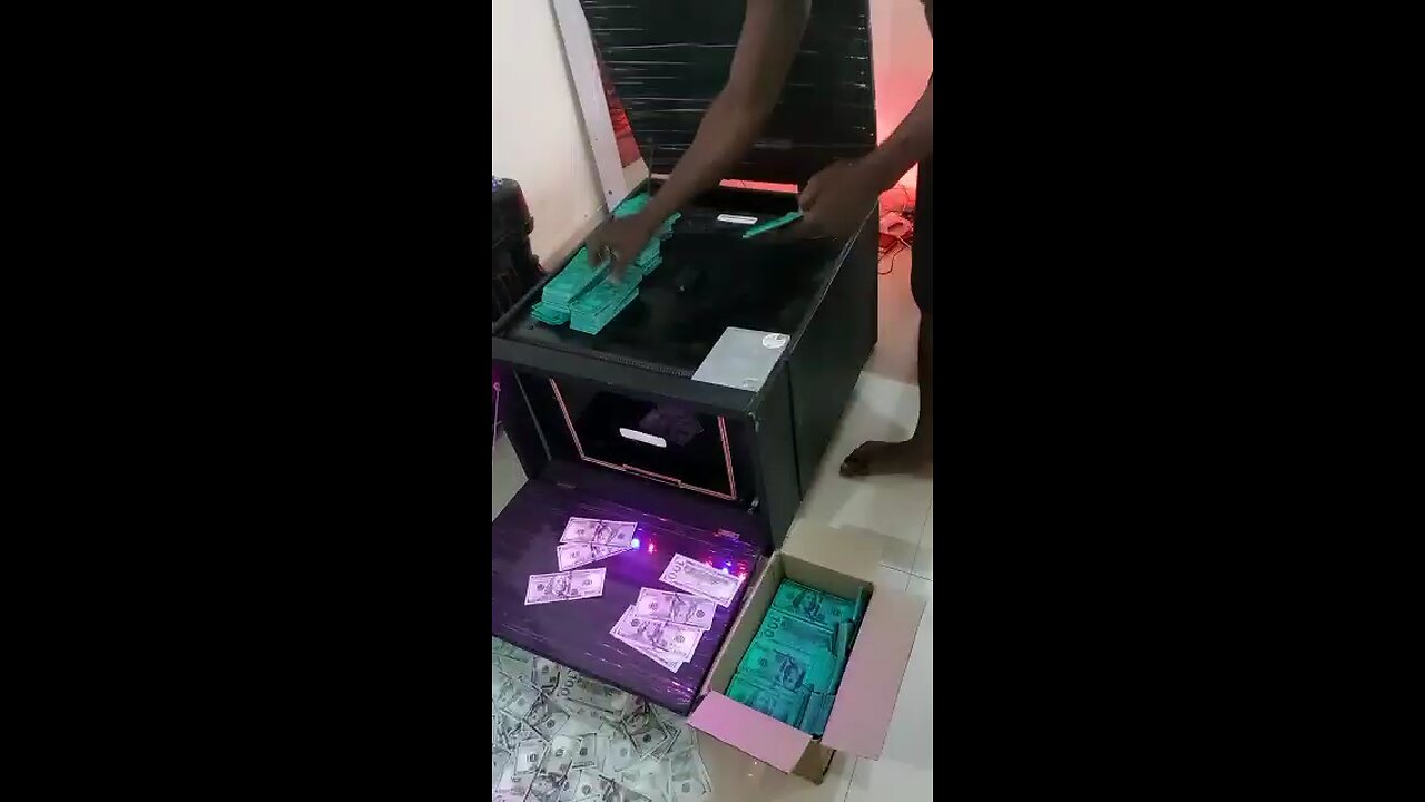 Auto machine for cleaning