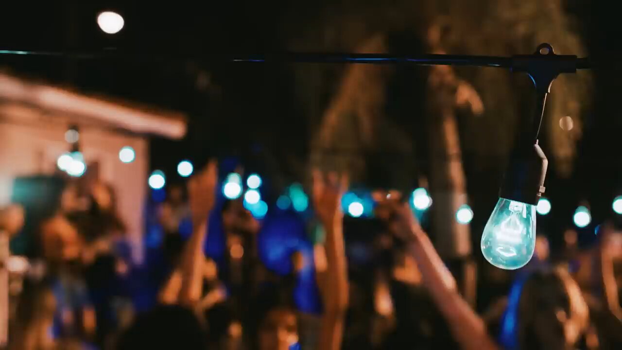 BAD BUNNY x DRAKE - MÍA (Official Video)