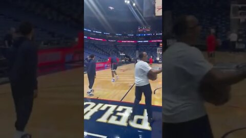 Zion with the 360 dunk during his pregame workout