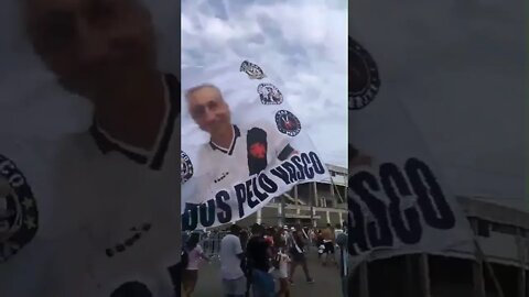 "CAMPELLO OBRIGADO" - Apoiador do Campello balançando bandeira e cantando musica