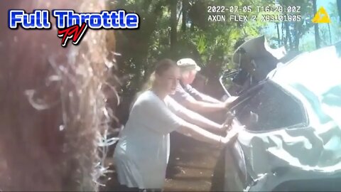 Police Rescue Citizens After Crash Into Water!
