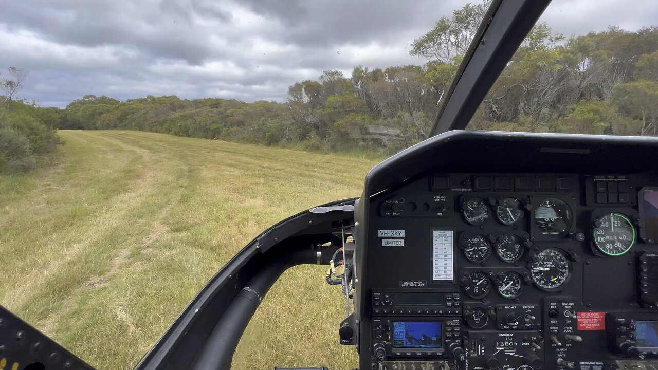 Bell 206 B-1 Kiowa confined