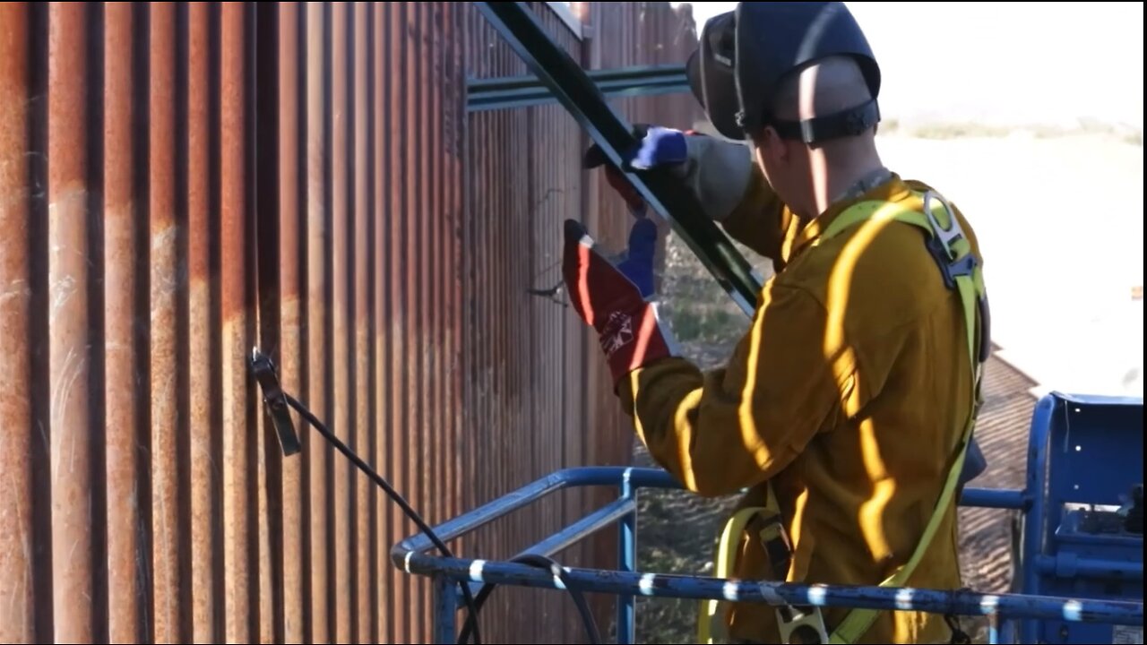 US Border Fence Novel Accessory - Concertina Attachments