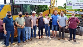 Deputada Jaqueline Cassol participa de entrega de maquinários em Alta Floresta D’Oeste