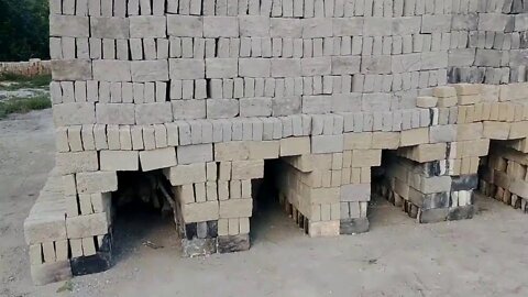 Tijolos baiano já pronto para ser queimado