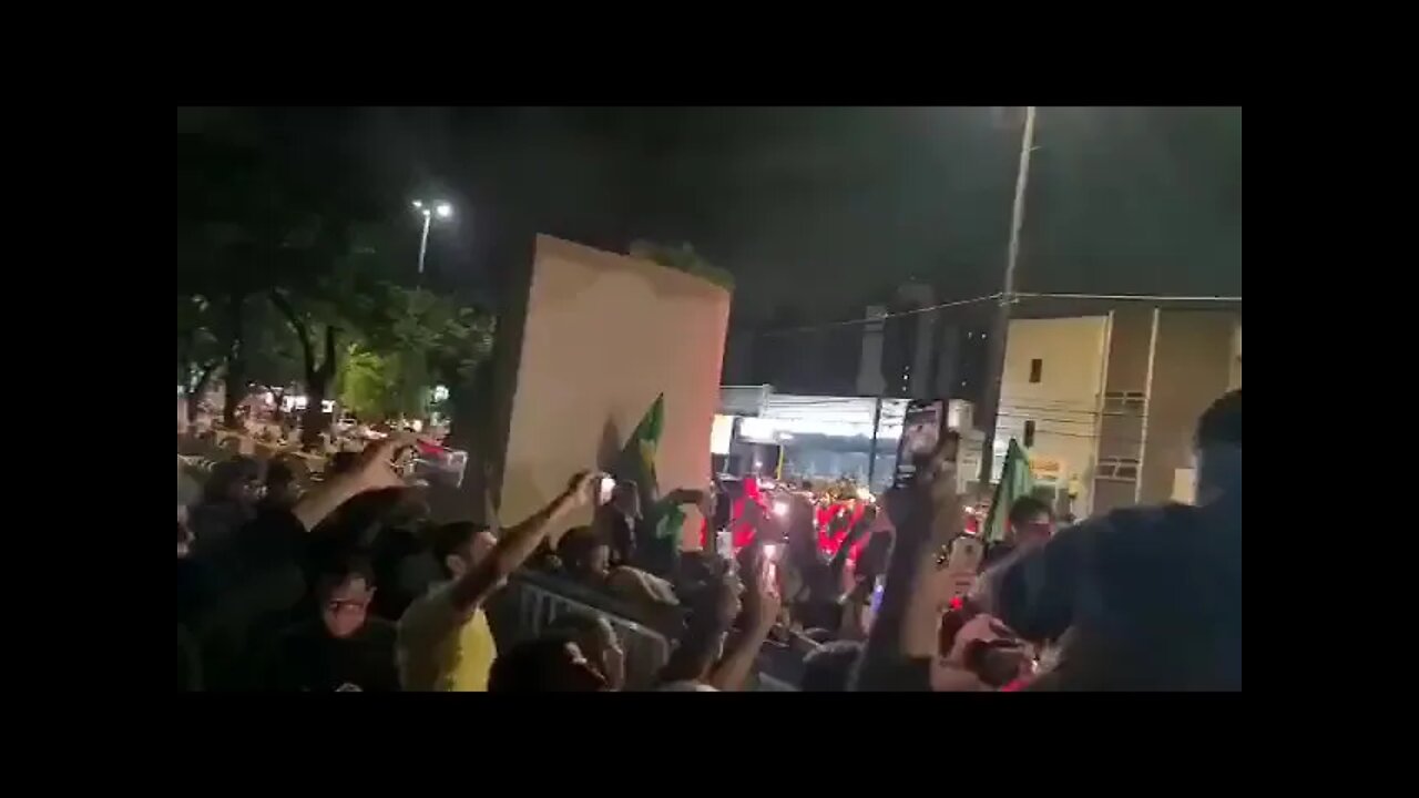 João Pessoa - PB, 05/05/22, presidente Bolsonaro sendo bem recebido pelo povo paraibano. Mito!