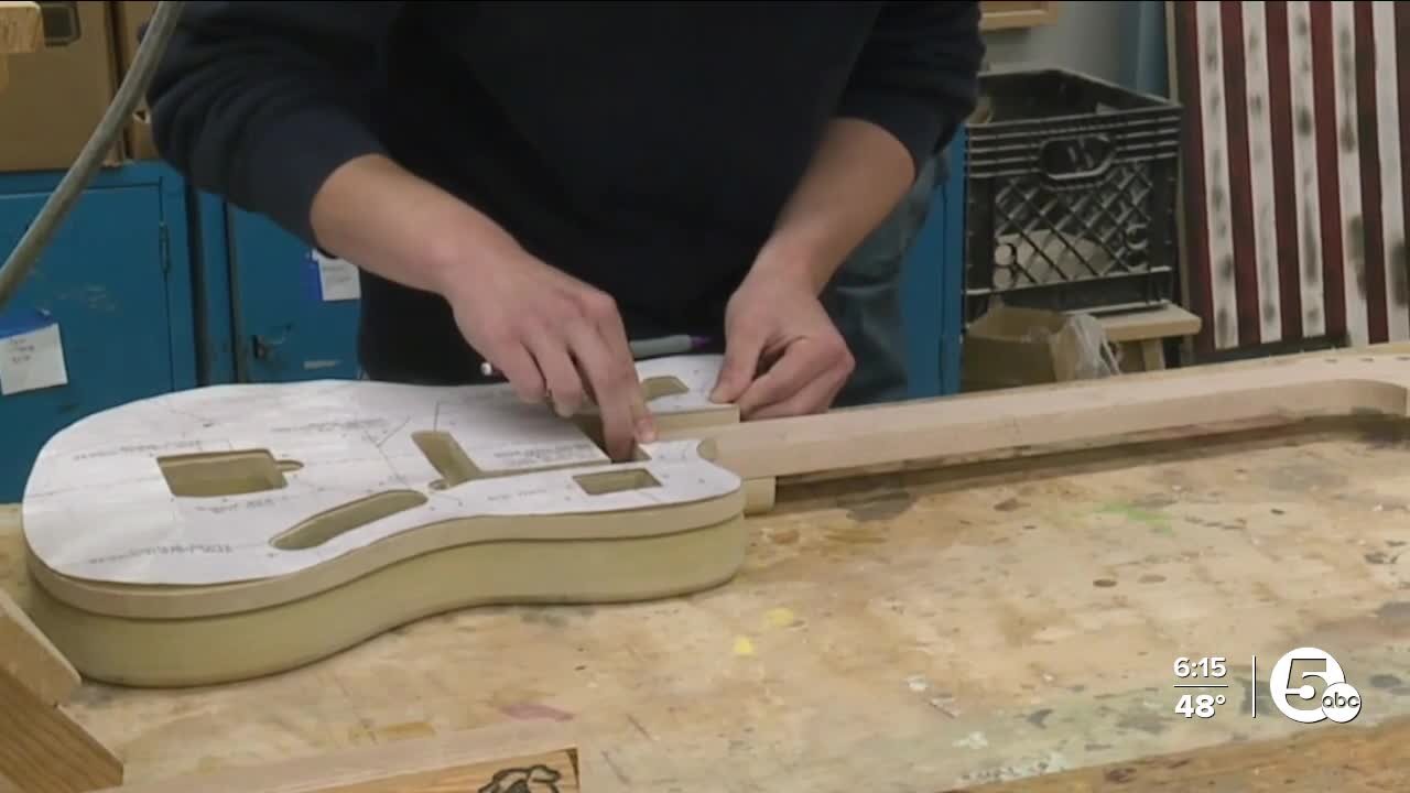 Stow-Monroe Falls HS senior builds guitar out of wood