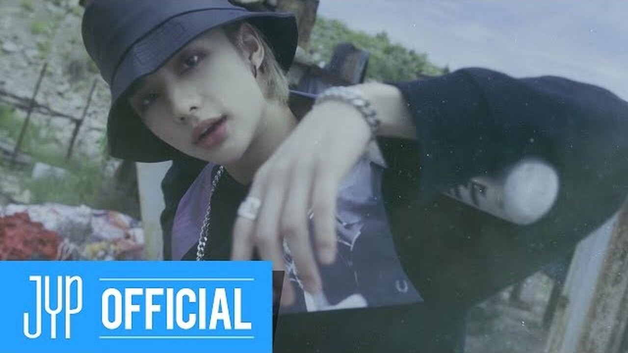 Stray Kids - Easy M⧸V