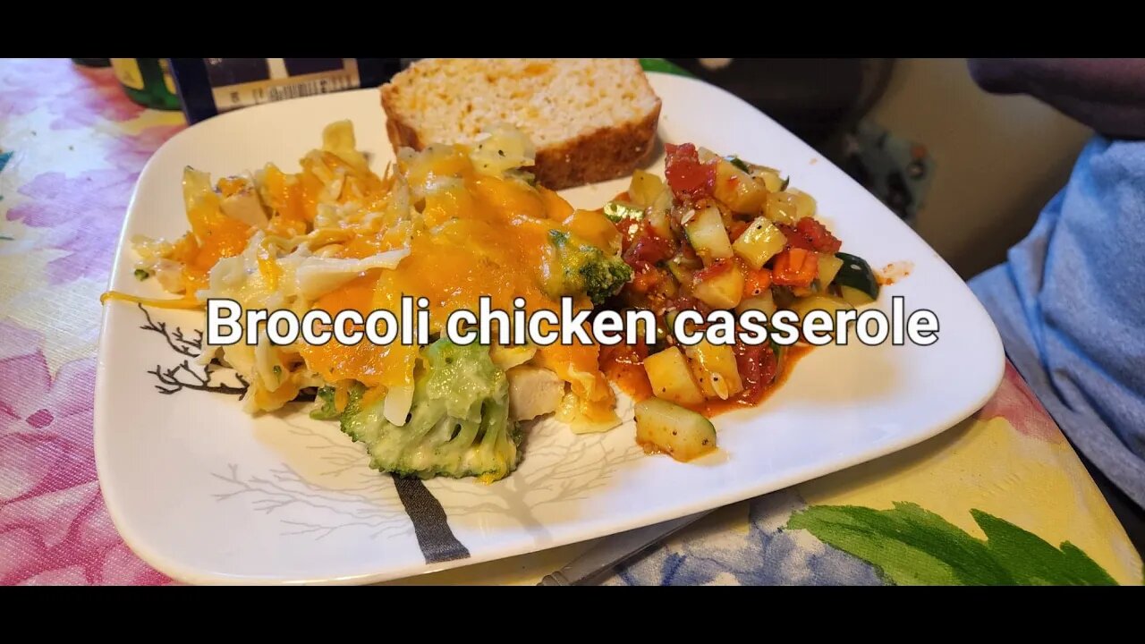 BROCCOLI CHICKEN CASSEROLE WITH EGG NOODLES