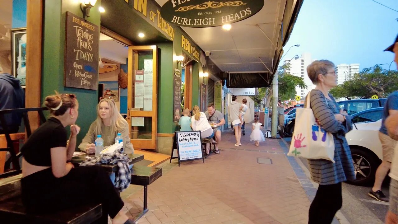 Burleigh Heads Sunday Night on the Gold Coast