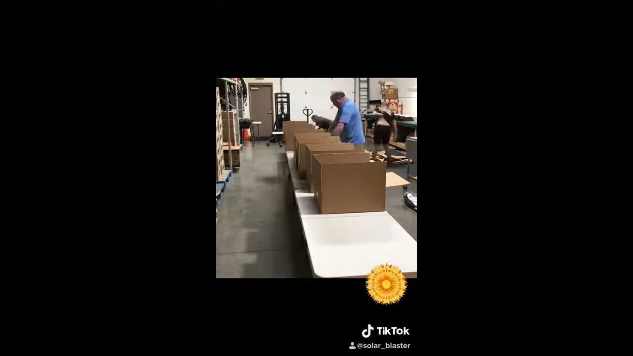 Time lapse video of Solar SlantBlaster in Black being assembled and packed!