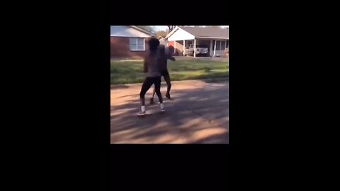 BEST GIRLTHROWDOWN I HAVE SEEN 😂