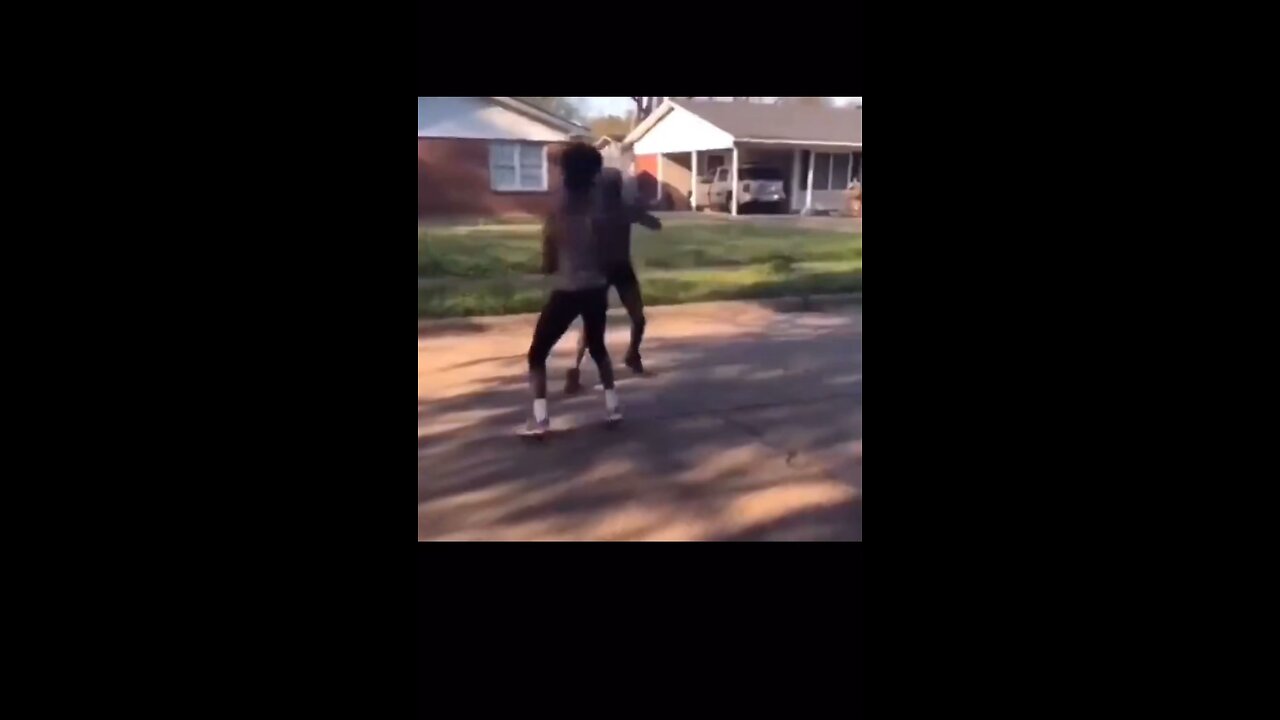 BEST GIRLTHROWDOWN I HAVE SEEN 😂