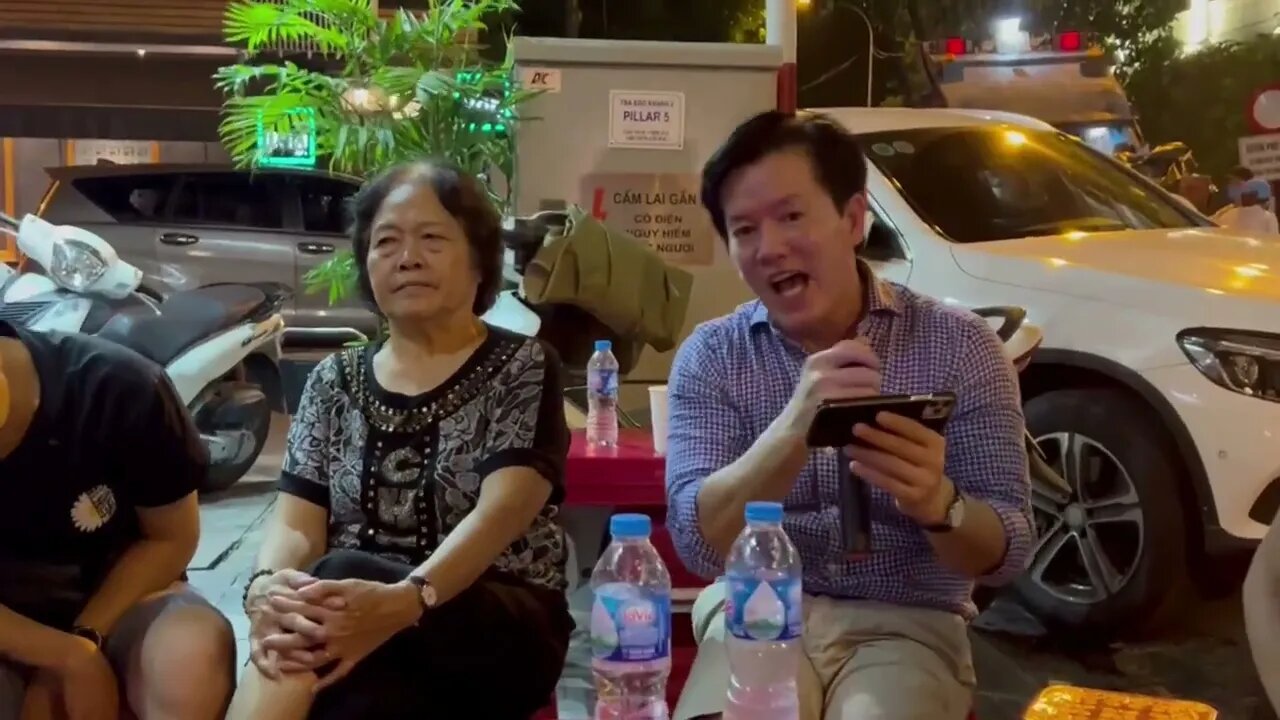 Tạm biệt Hà Nội và Việt Nam, bạn sẽ luôn có một vị trí đặc biệt trong trái tim tôi.